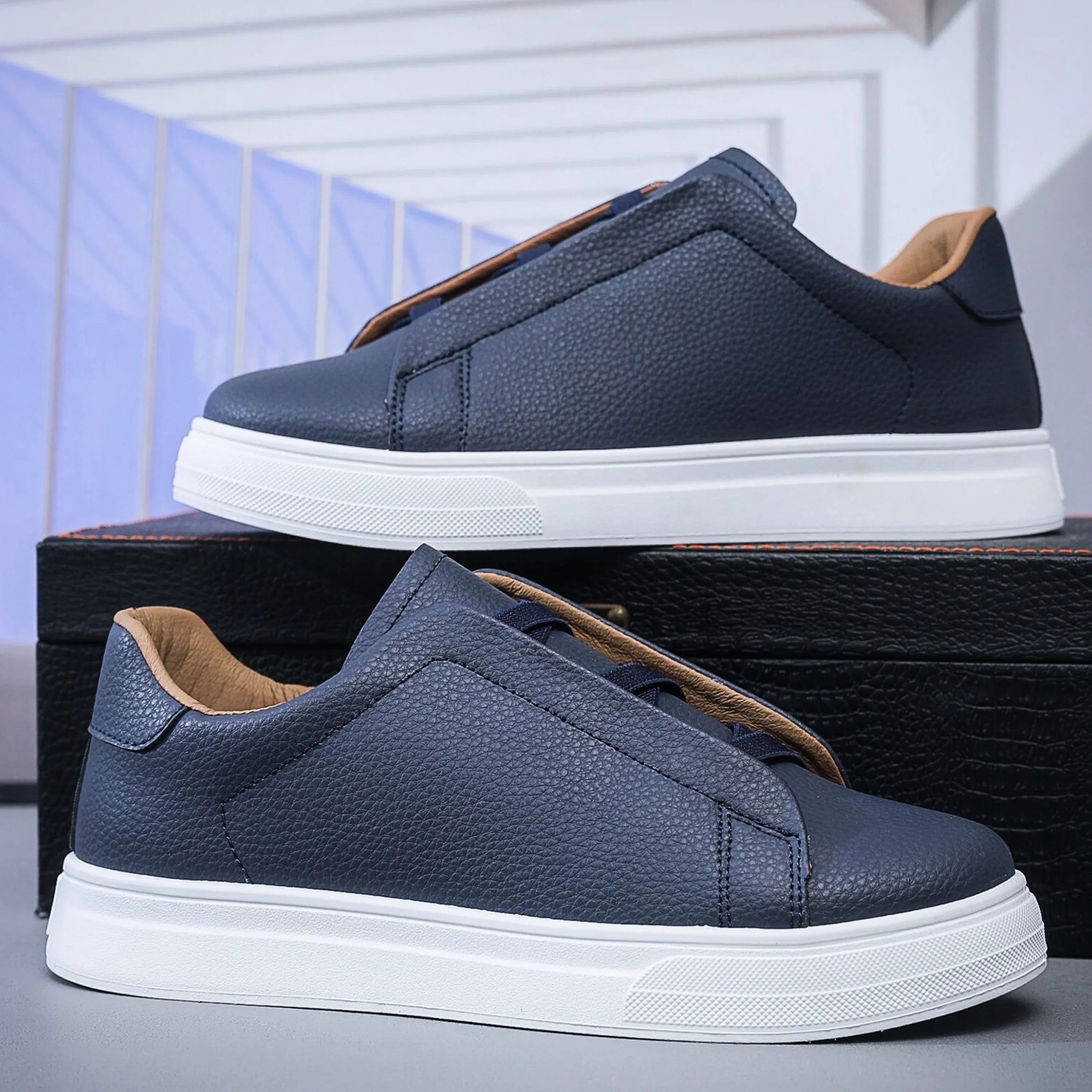 James | Slip-On Sneakers
