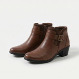 Emma – Timeless Elegance in Warm Chestnut Brown