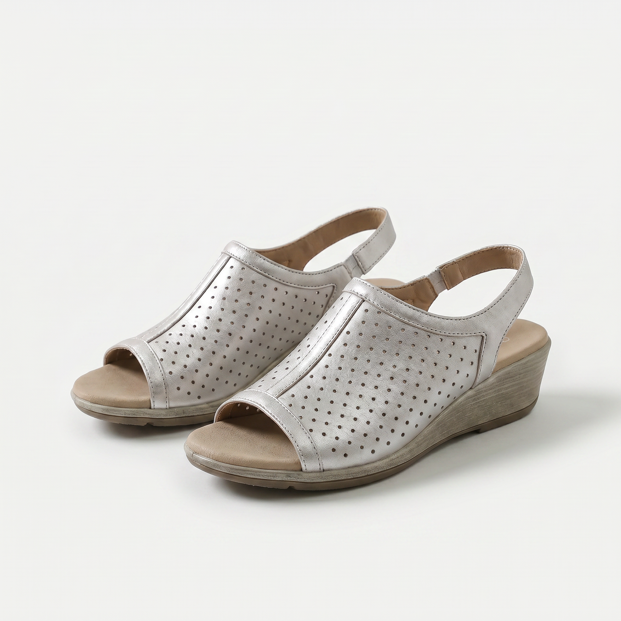 Hazel – Quiet Refinement in Soft Gray